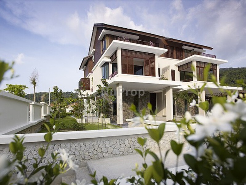 Tropika Ferringhi Batu Ferringhi New 3Storey semidetached house